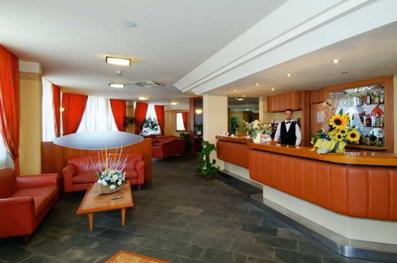 Residence Eurhotel Montesilvano Marina Exterior foto