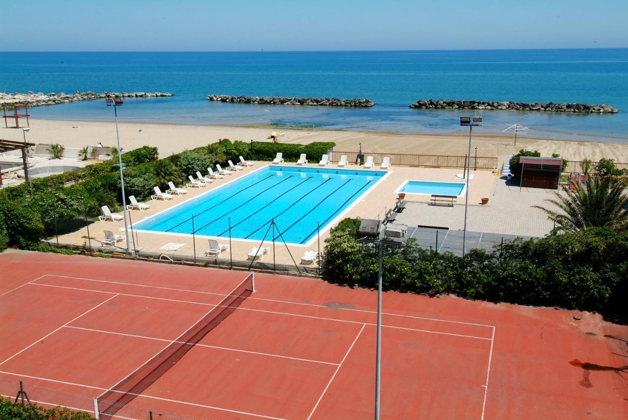 Residence Eurhotel Montesilvano Marina Exterior foto